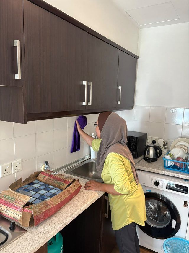 Kitchen cabinet wipe-down